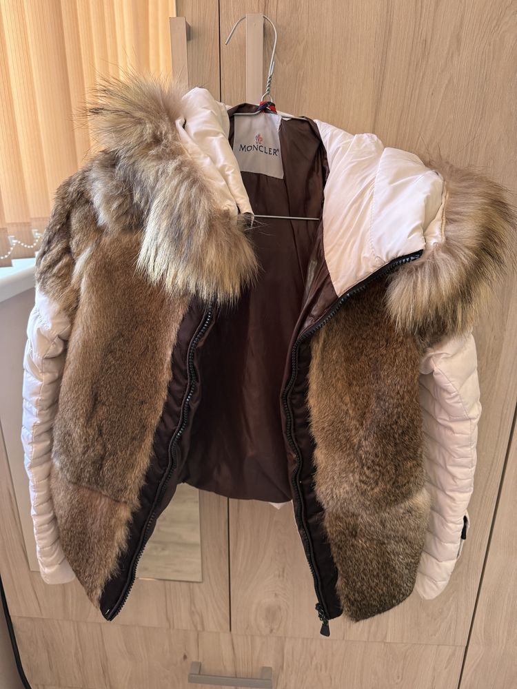 Оригинлно яке Moncler естествен пух