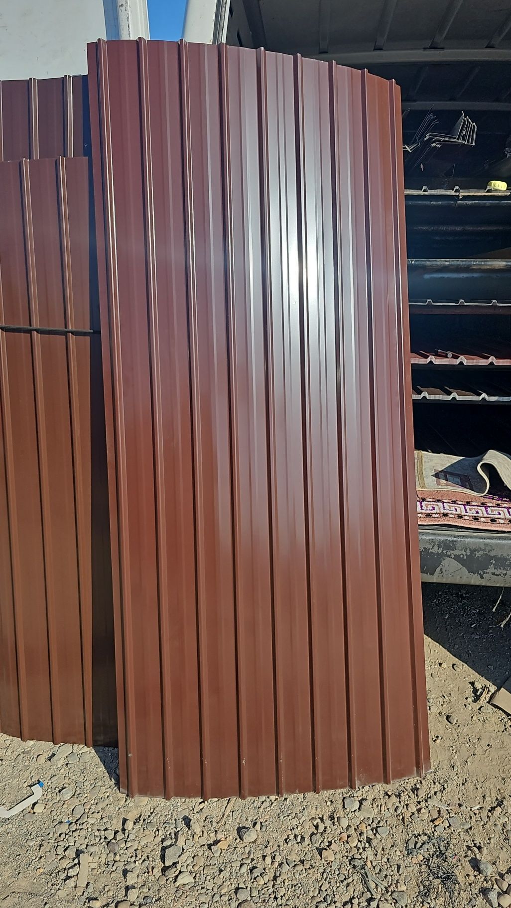 Vand tabla cutata zincata și color Grosimi între 0.2 și 0,4