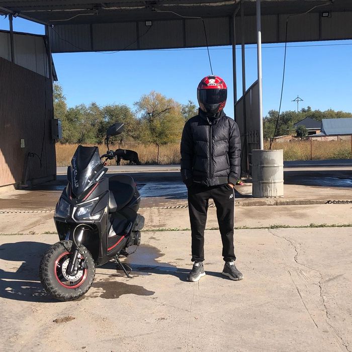 Нахаду жүрп тұр тартысы әдемы просто минус алдынгы крила жоқ болды қаж