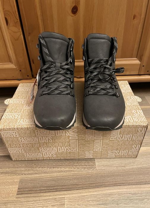 Bocanci noi Barbat Merrell