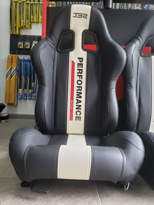 Спортни седалки за автомобил J32