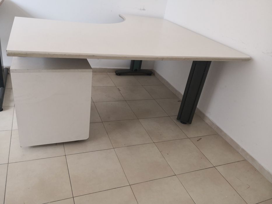 Офис бюро - ъглово