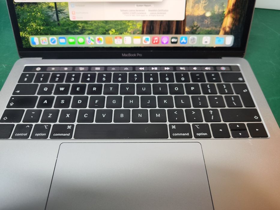 Macbook pro retina 2019, 13 inch, i7, touchbar, 16 gb ram