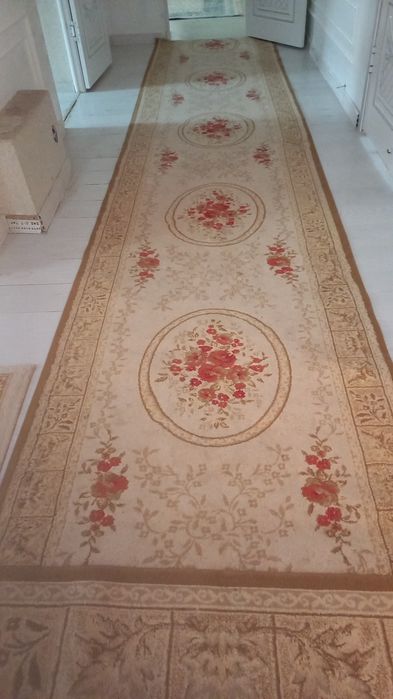 Әр түрлі размерде әр түрлі бағада кілемдер сатылады