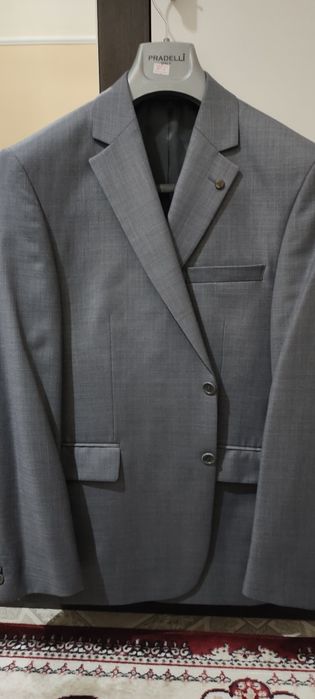 Продам мужской костюм, произ Италия, фирма праделли