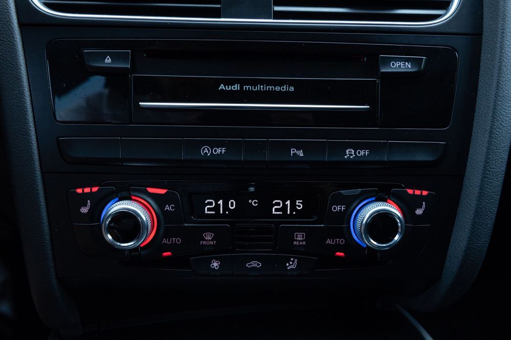 AUDI A4 Business 2012 2.0TDI 143 CUTIE AUTOMATĂ