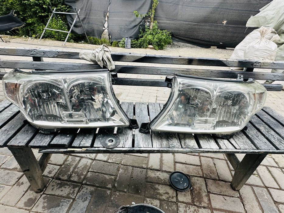 Продам фары на тайота ланд круисер 200
