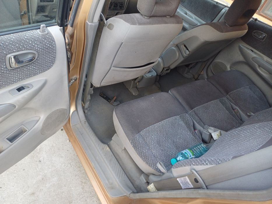 Мазда Примаси 1.8 бинзин цял за части