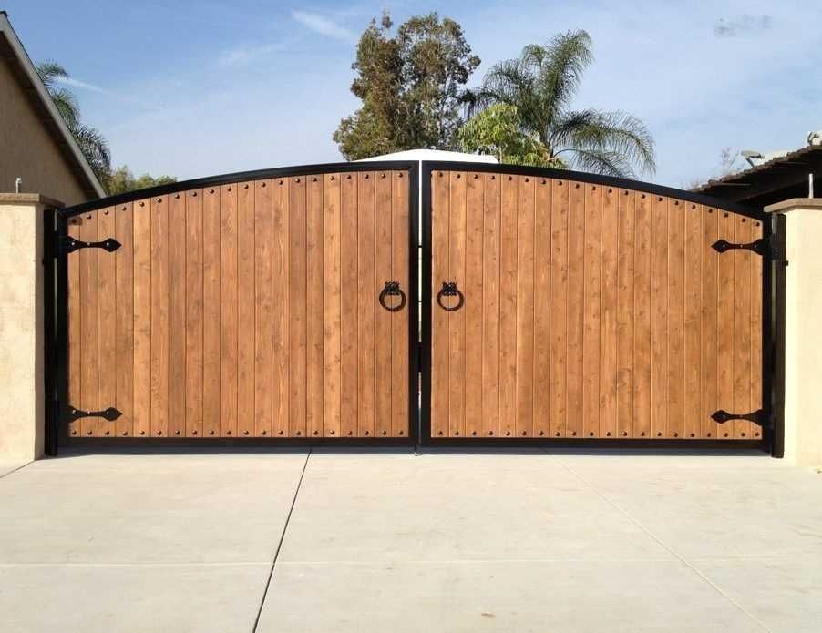 Poarta de intrare la comandă – design unic, calitate garantată!