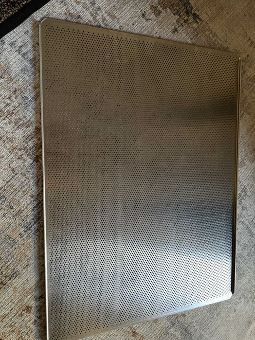 Tavi patiserie 60x80 cm si 60x60 cm perforate si pline