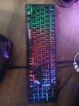 Vând 2 tastaturi gaming iluminate