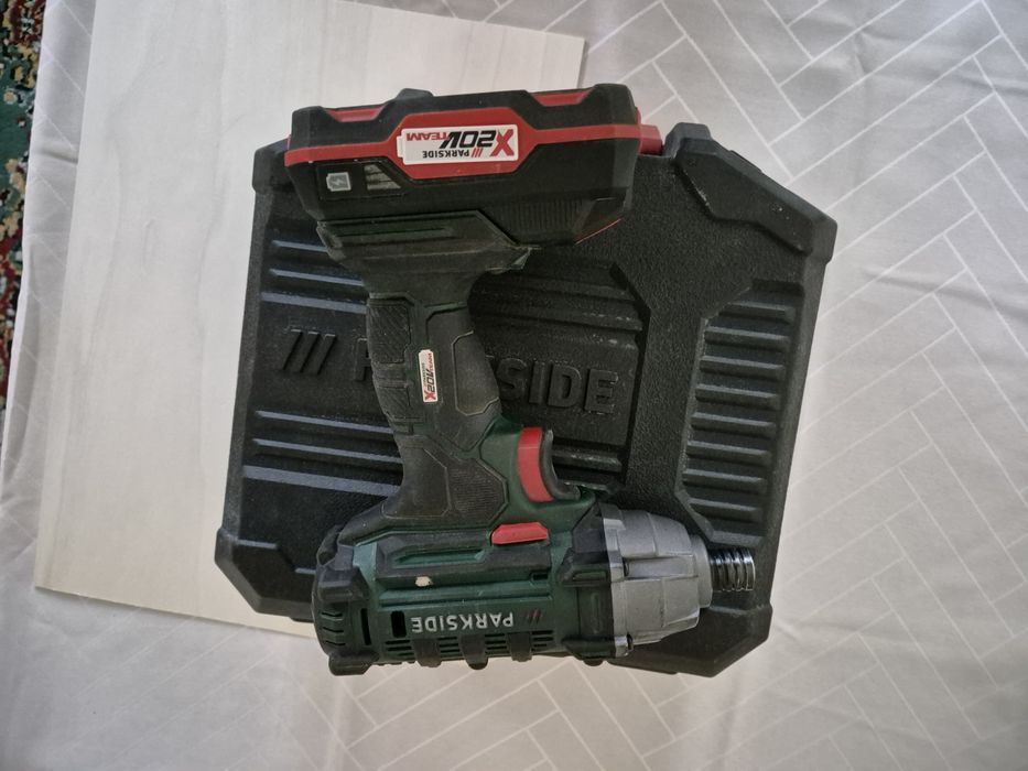 Autofiletanta cu impact Parkside cu acumulatori si incarcator