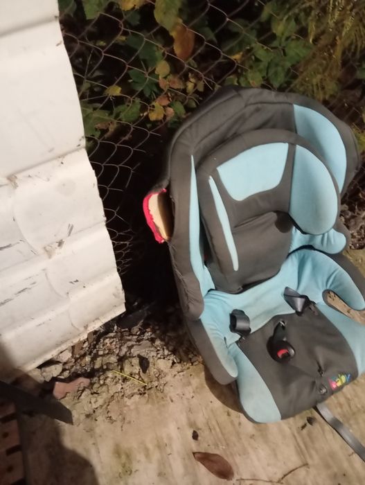 Vand URGENT Scaun copii Masina