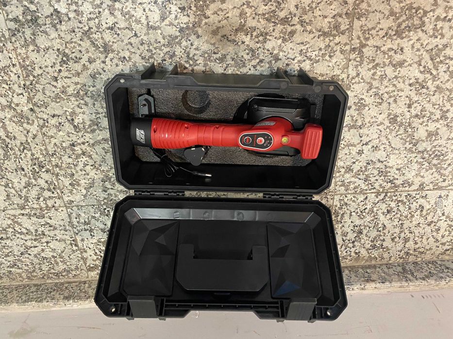 030167	Вендуза за плочки 12V 2х2Ah куфар RD-TV01/Работни ръкавици