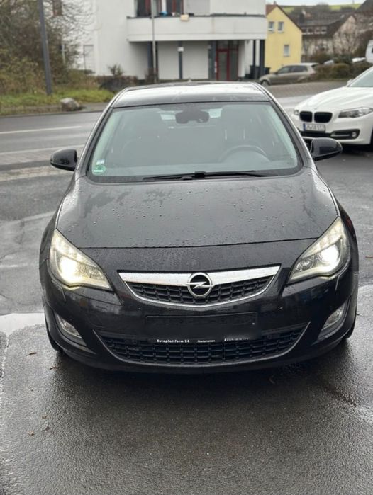 OPEL ASTRA J / 2011/ 1.7CDTI/ 125 CAI