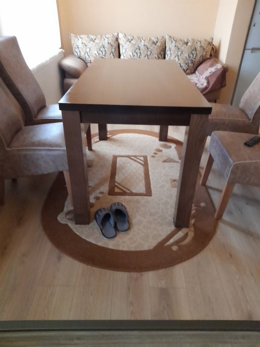 Vând masă 1.80x0.90