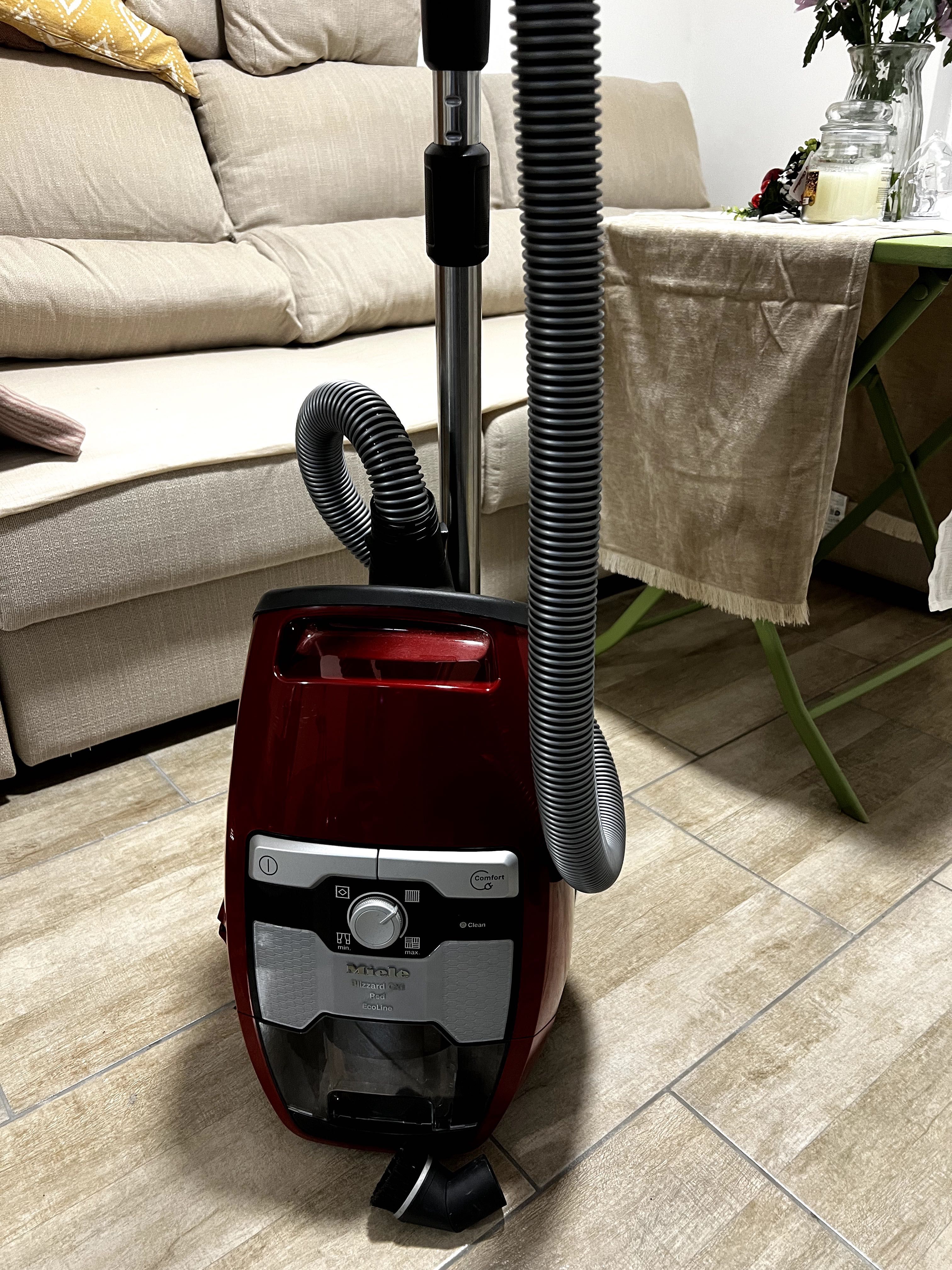 Прахосмукачка Miele Blizzard CX1