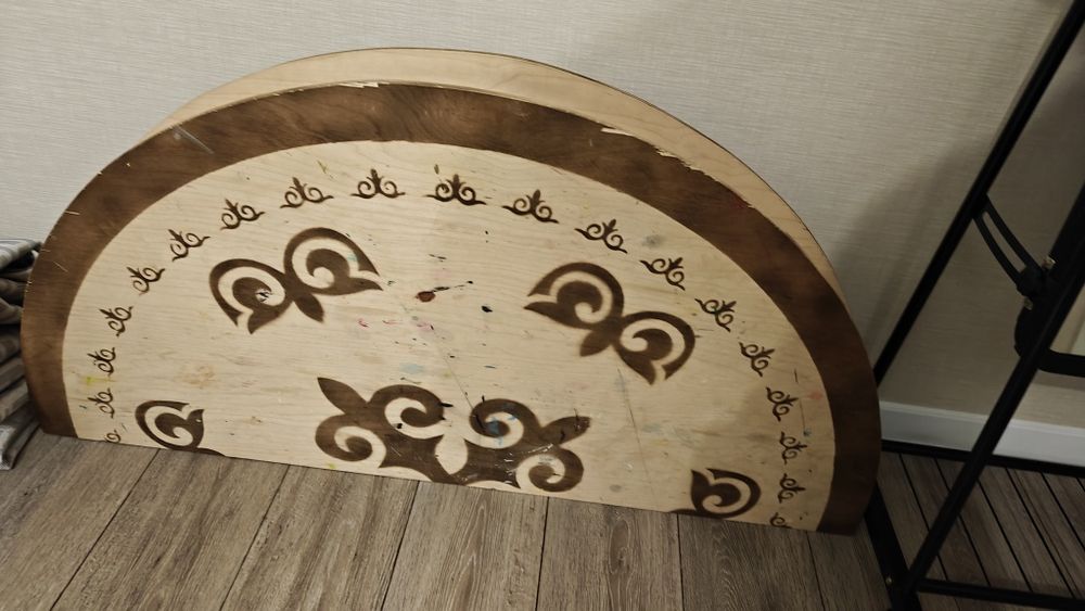 Стол раскладной из дерева (не ДСП)