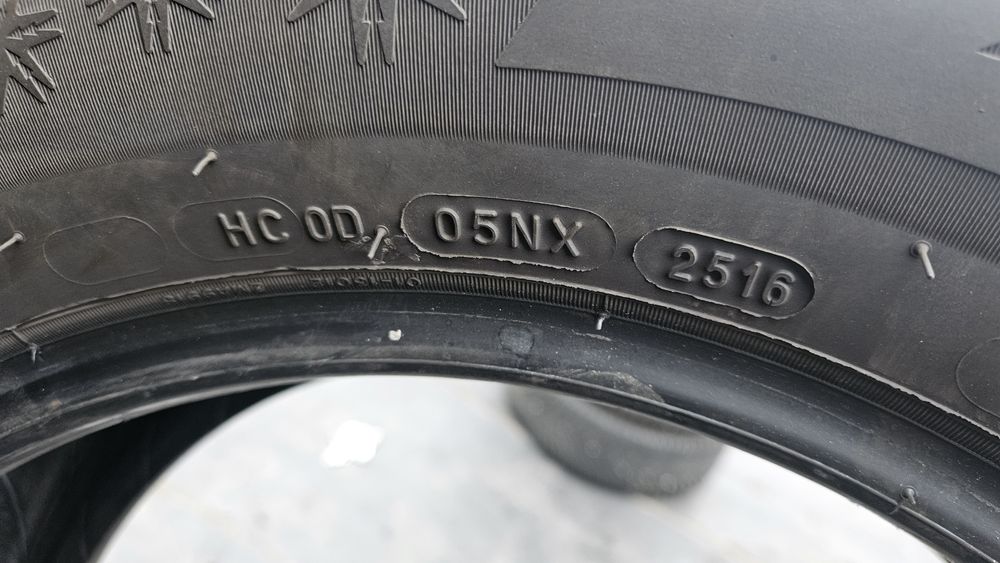 4бр гуми 215 65 16 мишелин