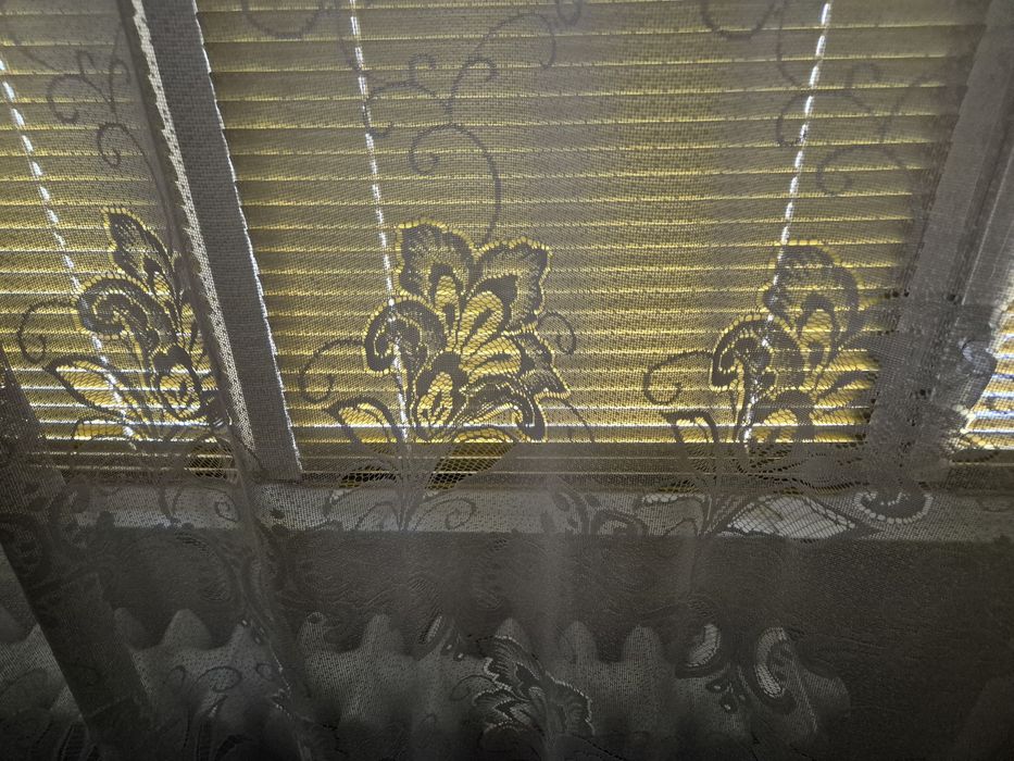 Перде - бяло на цветя