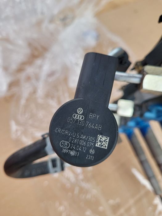Injectoare Injector 2.0 Tdi CRB CKF Skoda Octavia 3 VW Golf 7 04L13027