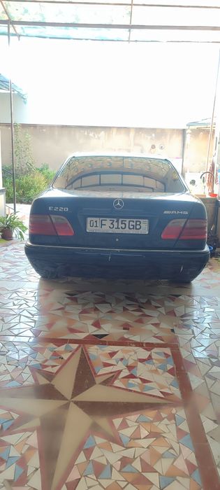 Mercedes Benz sotiladi