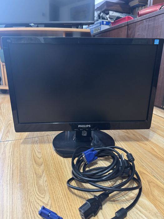 Монитор Philips 192E 19 инча .