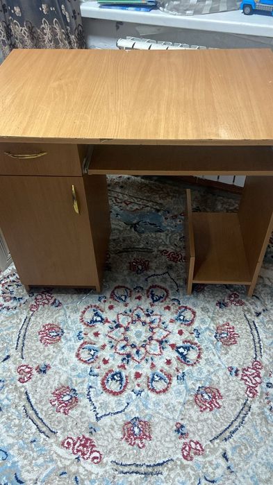 Продам письменный стол