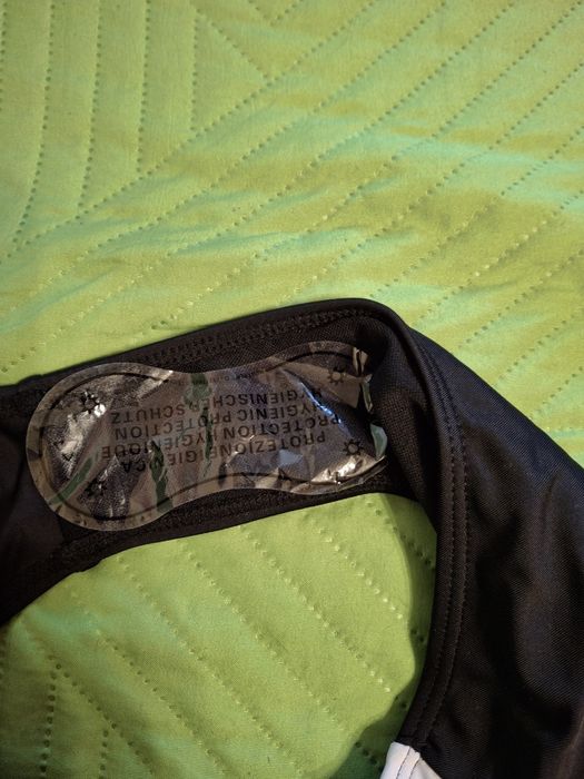 Цял бански костюм,черно и бяло