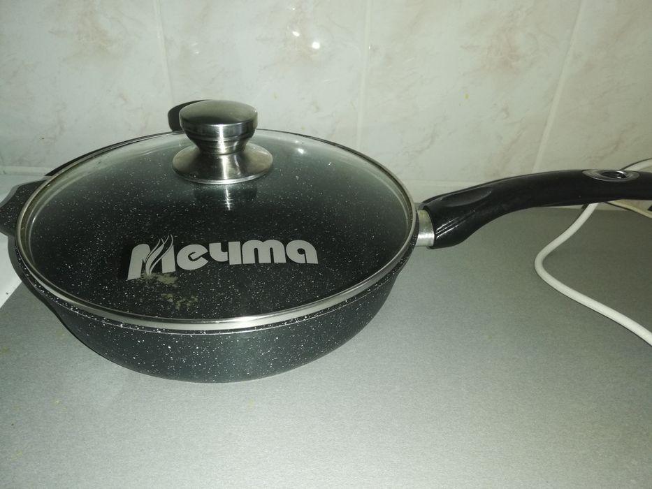 Продам сковороду гранит "Мечта" за 5 тысяч тенге.