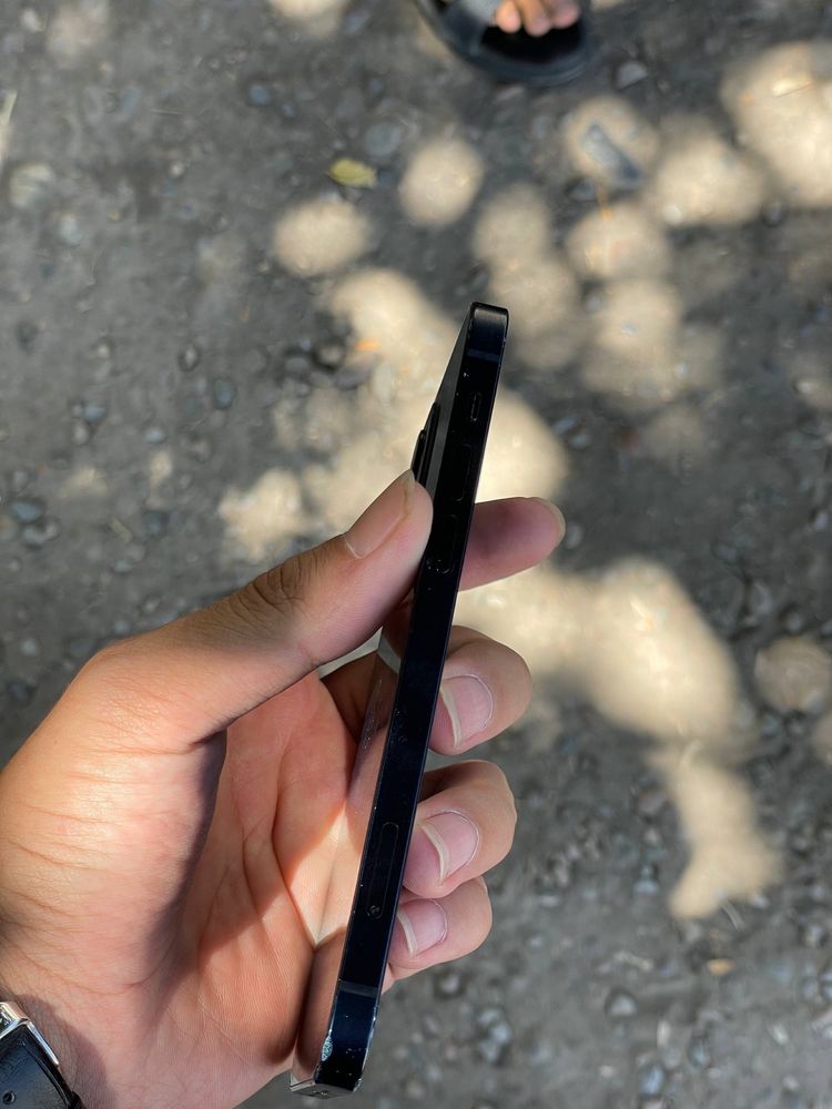 Iphone 12 ozi kar dok bor