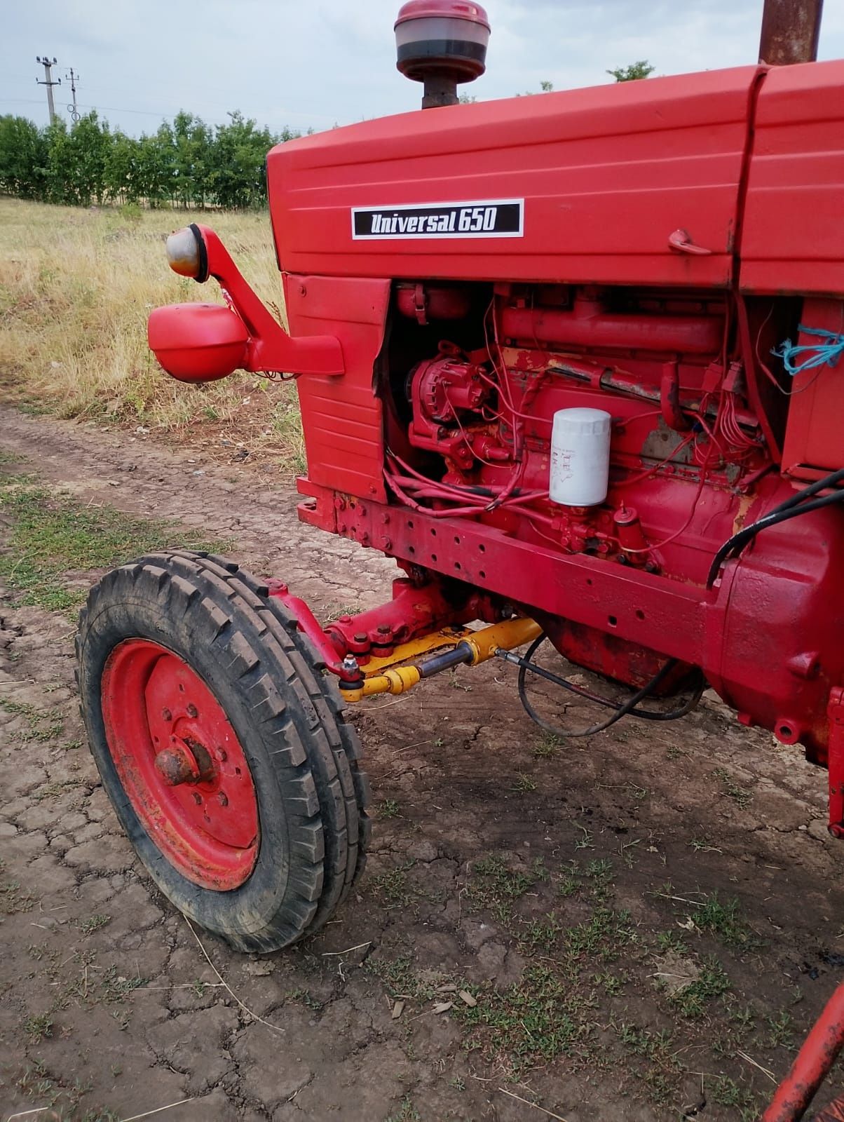 Vând tractor u650 în stare foarte bună