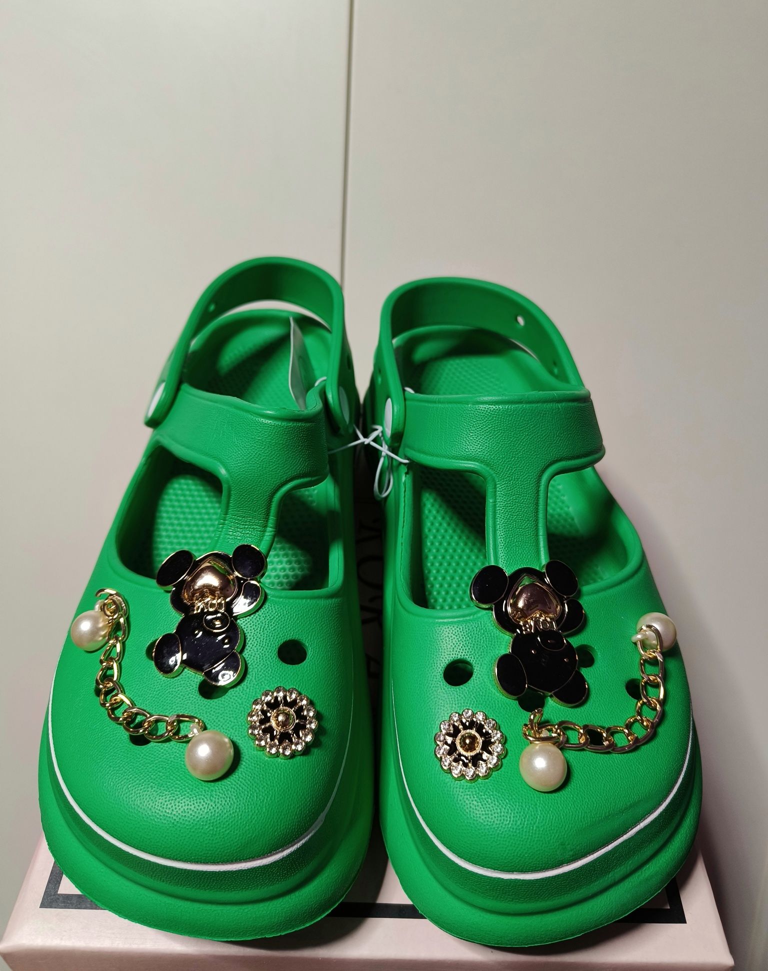 Saboți noi CROCS