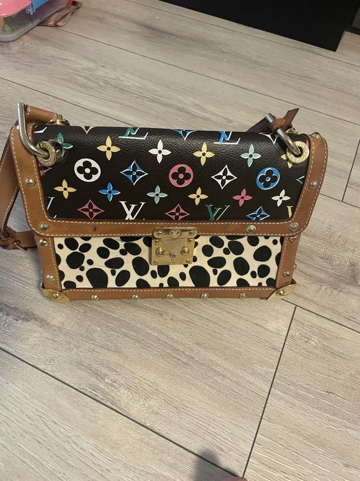 Geanta Luis Vuitton cu mici defecte