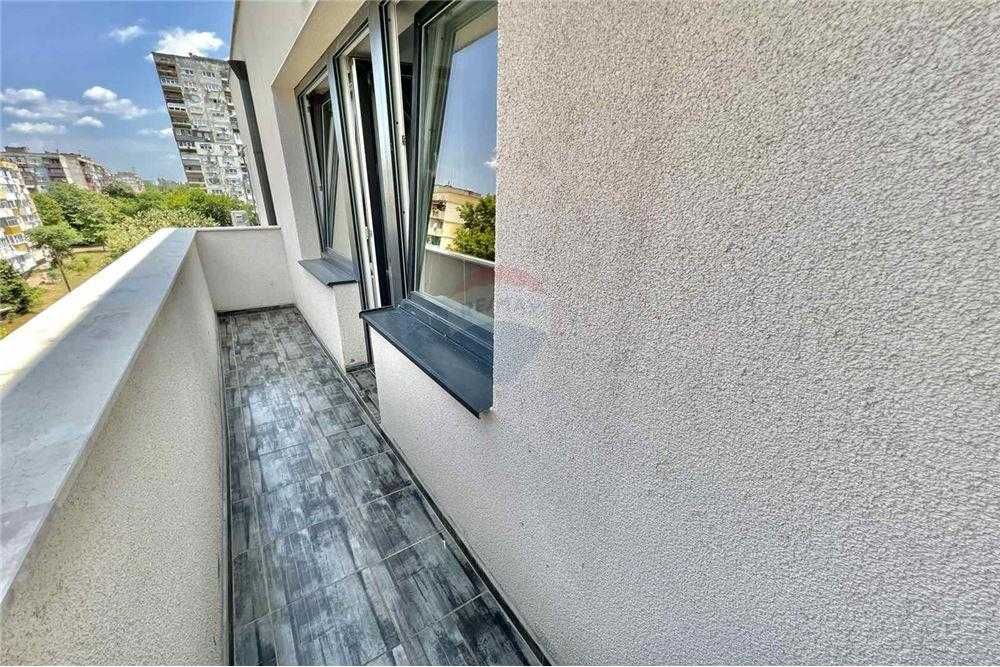 Продава се Тристаен апартамент в Русе, Родина 1 - 103 кв.м за 1374 €/кв.м - Снимка #17