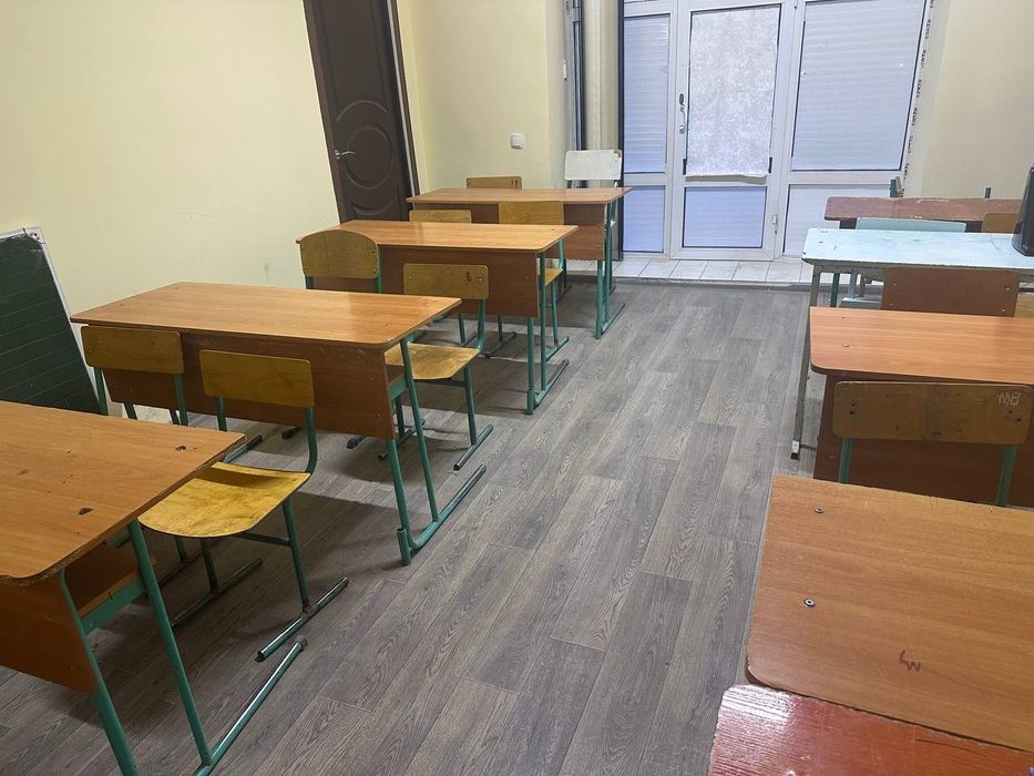 Парта стул комплект. 10 та парта 20 та стул Навои шахар 7 микрараён