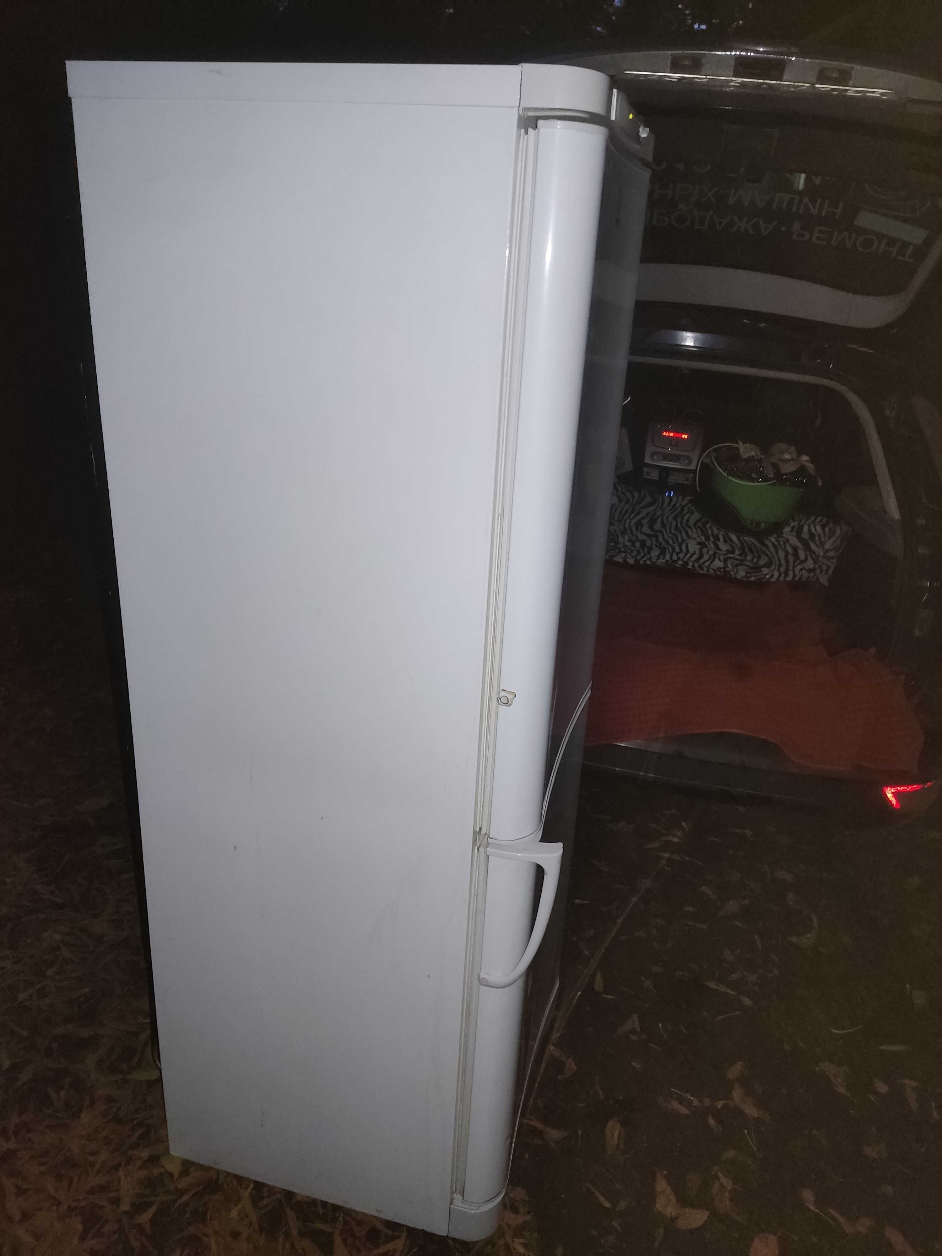 Холодильник  Indesit 1,70 высота