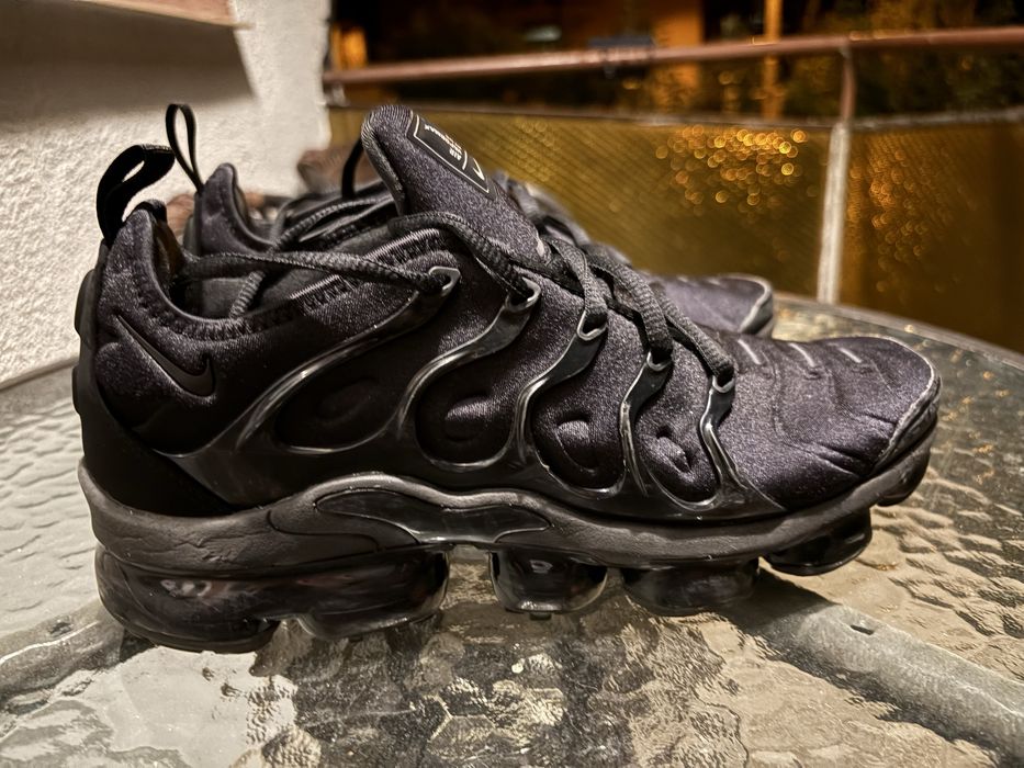 Nike Air Продавам Nike VaporMax Plus – Черни, в отлично състояние!