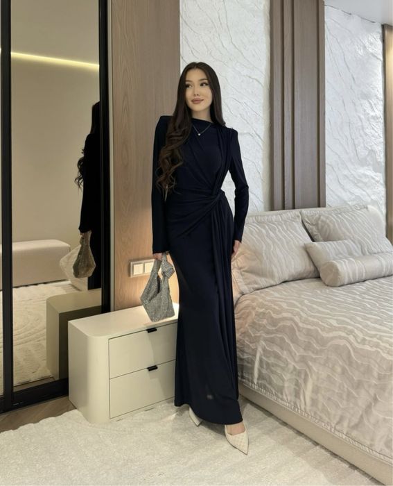 Вечернее черное платье