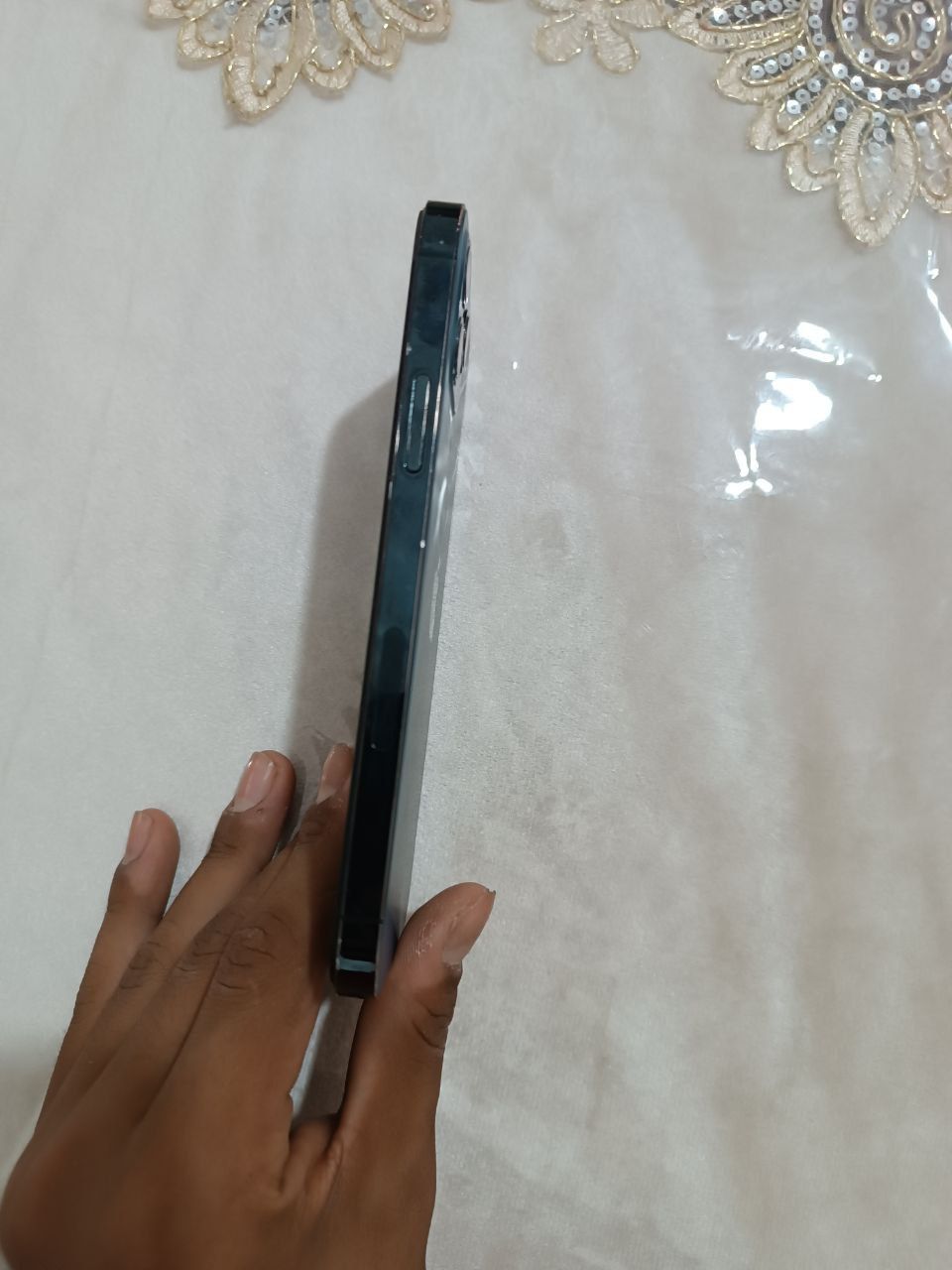 IPhone 12 pro sotiladi