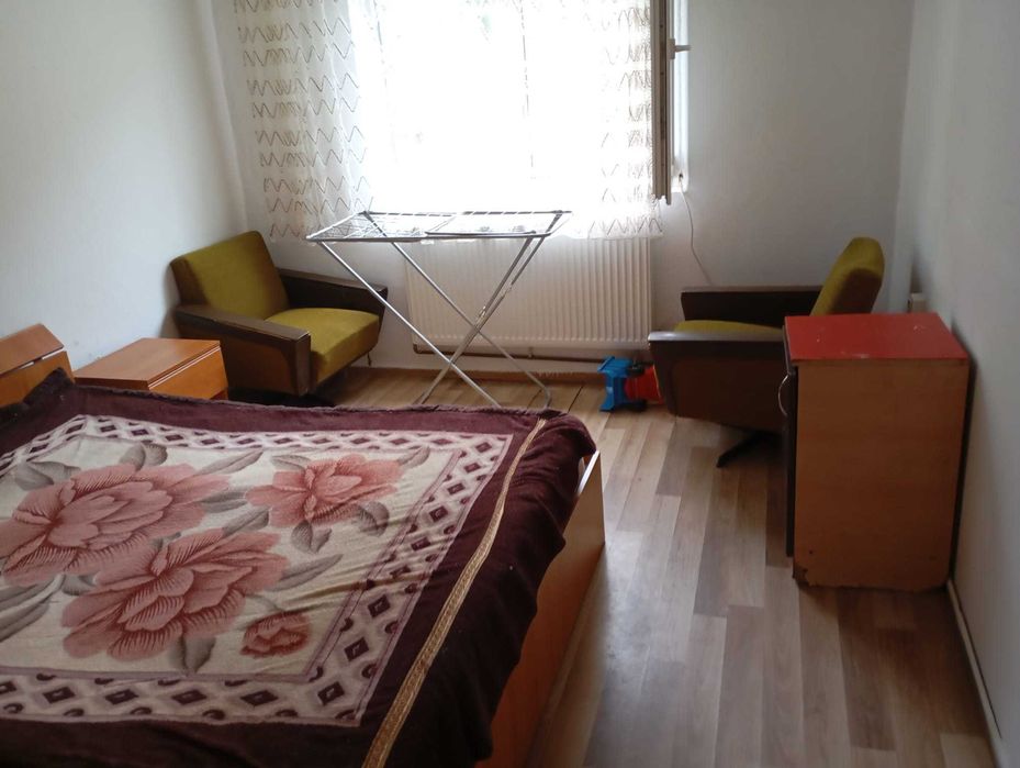 Inchiriez garsoniera Resita