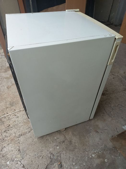 Продавам Хладилник