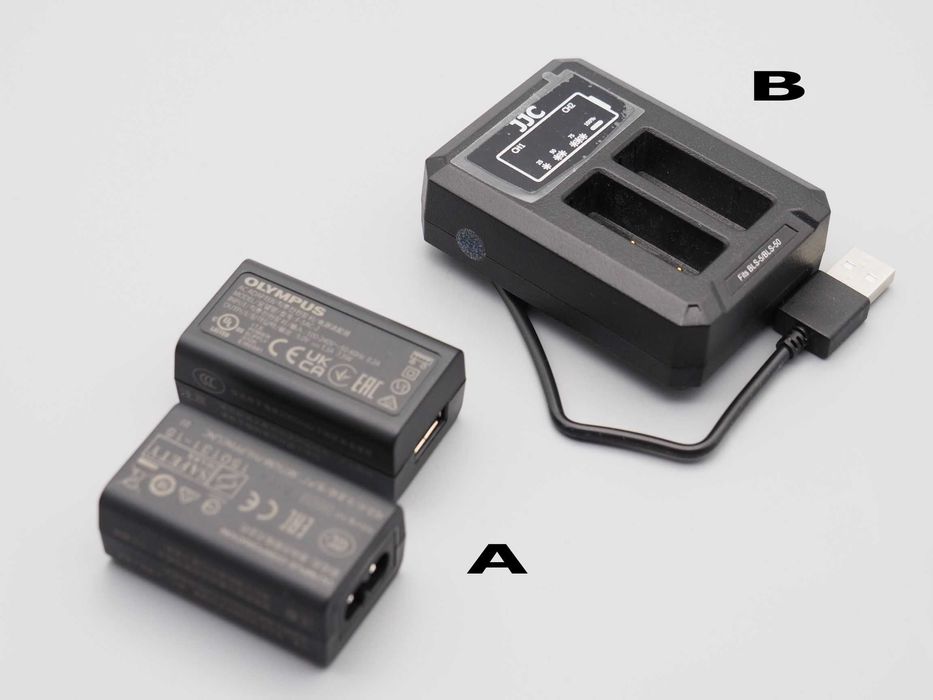 accesorii foto (carcasa card sd, protectie blit, cablu foto, etc)