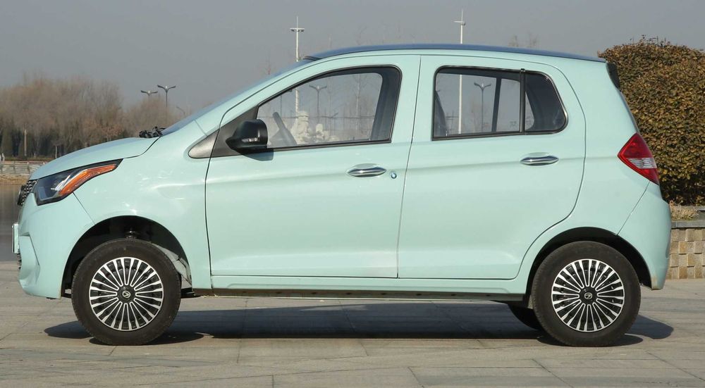 Солнечный автомобиль 380 км на полностью заряженной  солнечной батарее