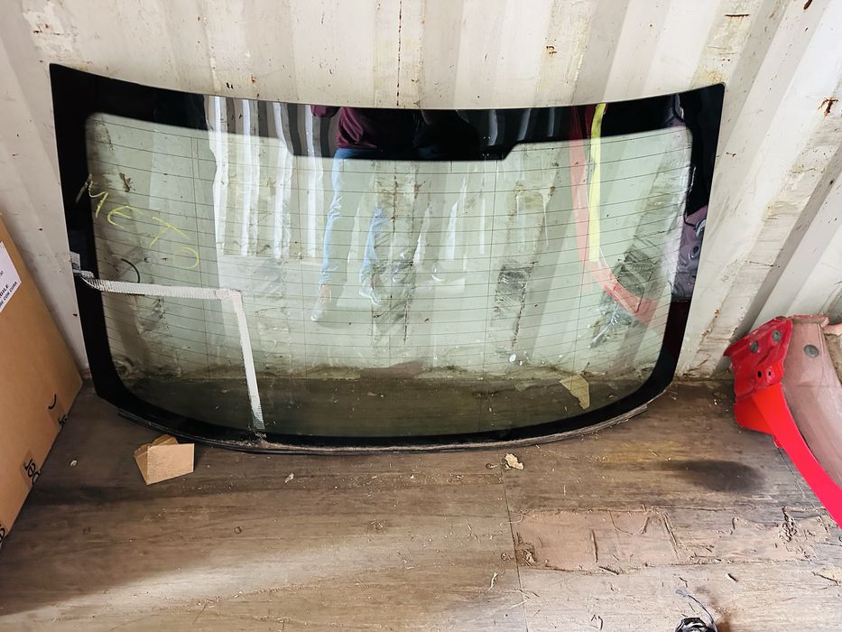 Задна част от купе за BMW M5 2023 година