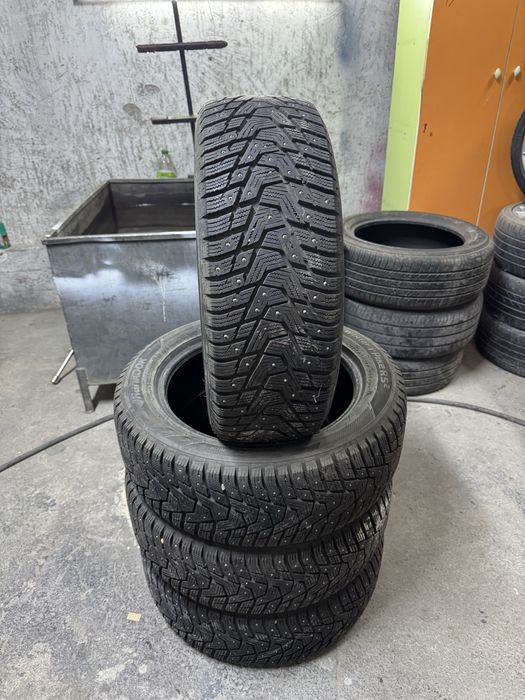 Зимние балоны 215/55/17 ханкок