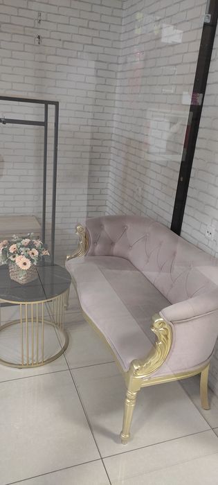 Мебел женский детский доконга 3та витрина пуфик и письменный стол