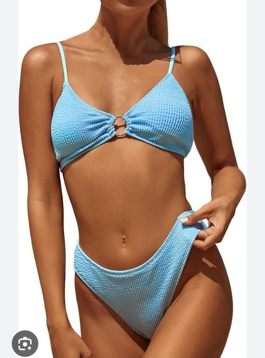 Vând costume de baie