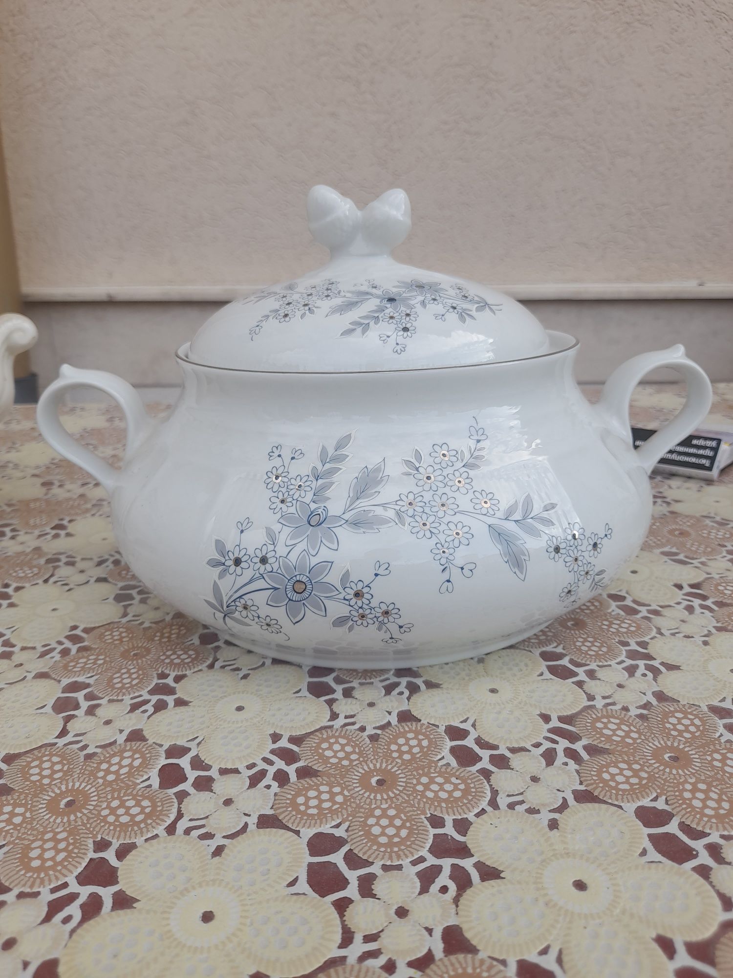 Италиански порцеланов супник Royal Tognana