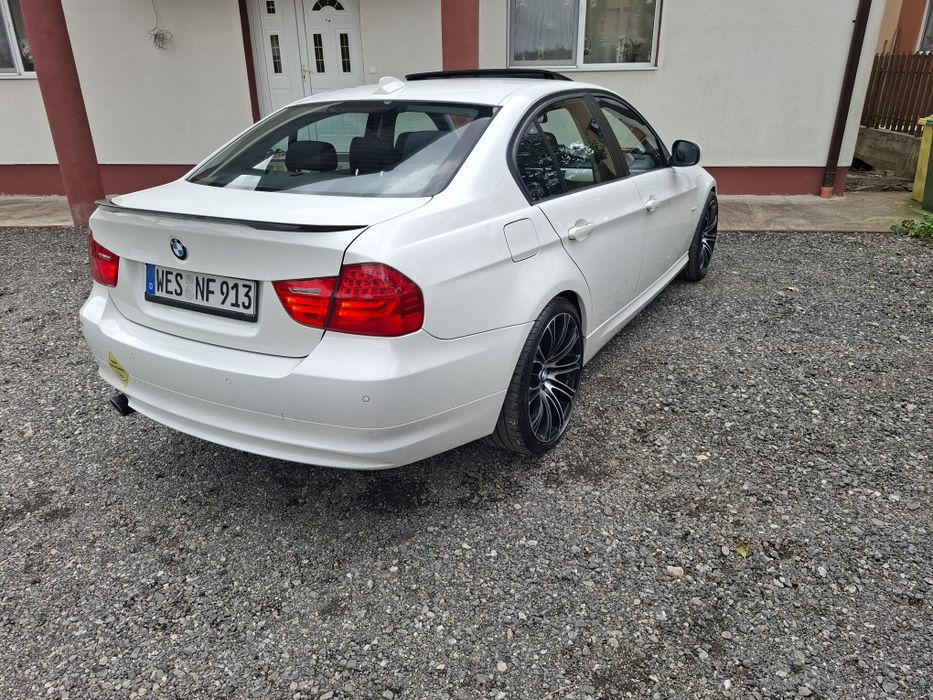 Bmw 320 E90/2011/Navigatie/Xenon/Trapa/Piele/Germania/ Euro 5